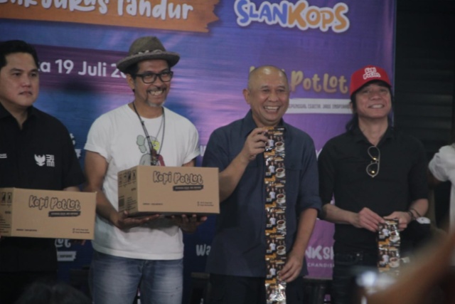 GRUP BAND SLANK DIRIKAN KOPERASI, DIHADIRI DUA MENTERI.