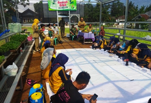 DESA KROYA  RESMIKAN RUMAH BIBIT DAN PELATIHAN MEDIA TANAMAN.