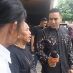 “BANG NOFEL TRAKTIR DONG” BERBAGI CERIA BERSAMA PEMULUNG DAN JANDA LANJUT USIA.